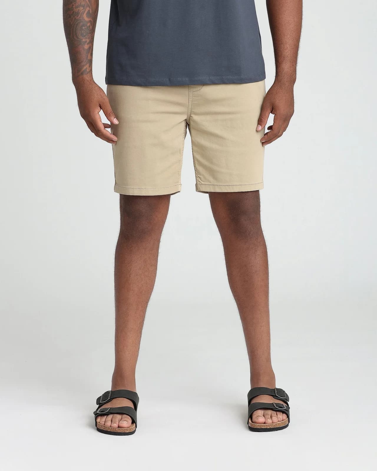 The Perfect Jean Everyday Comfort Shorts (Athletic Fit) / Light Khaki