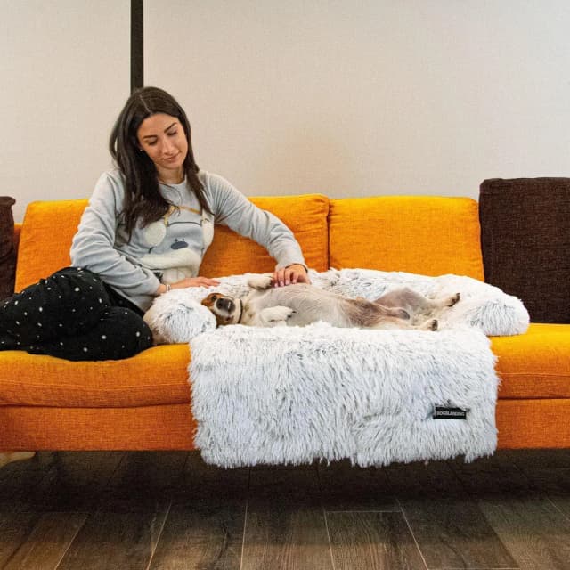 Dogslanding™ Calming Furniture Protector