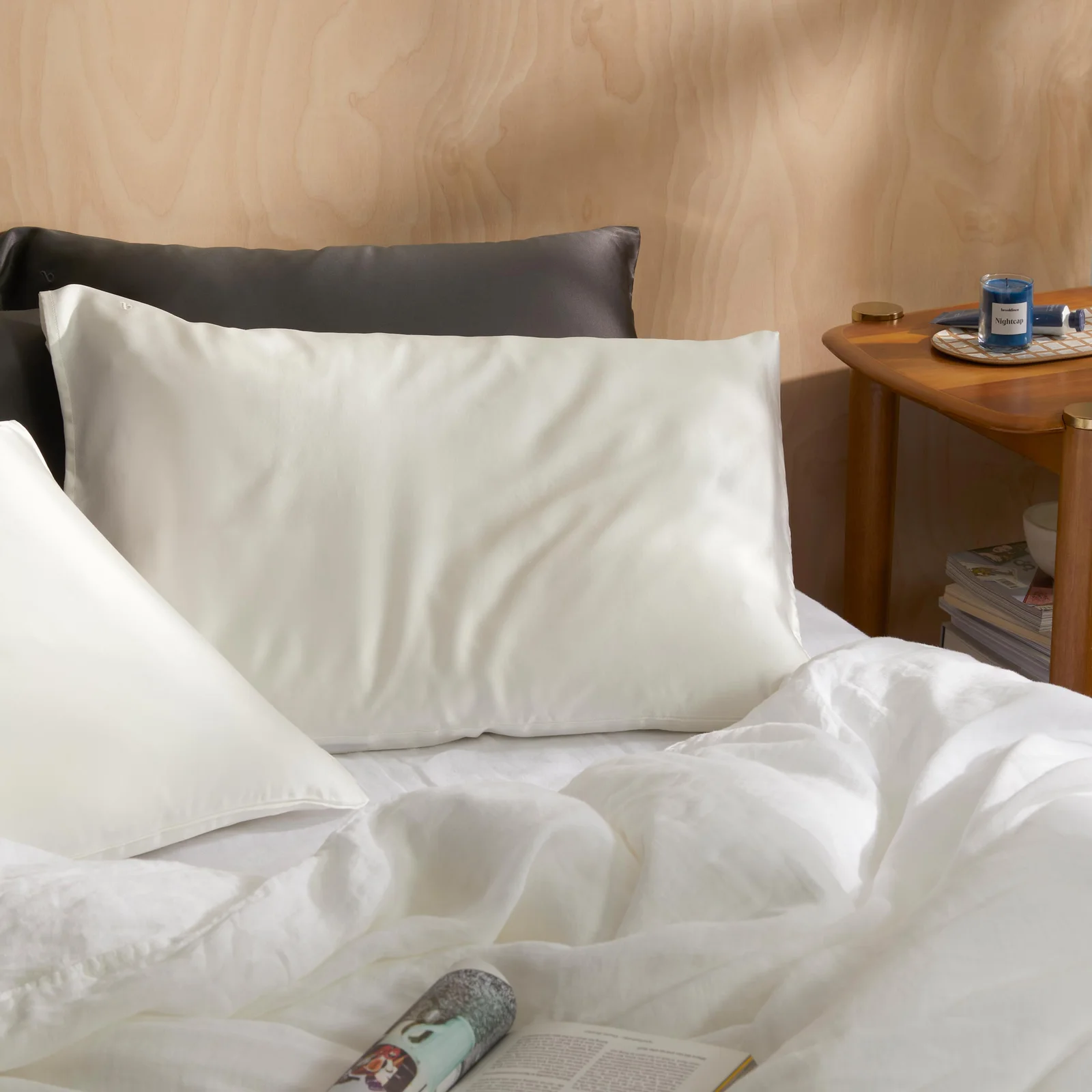 Brooklinen silk pillowcase design detail